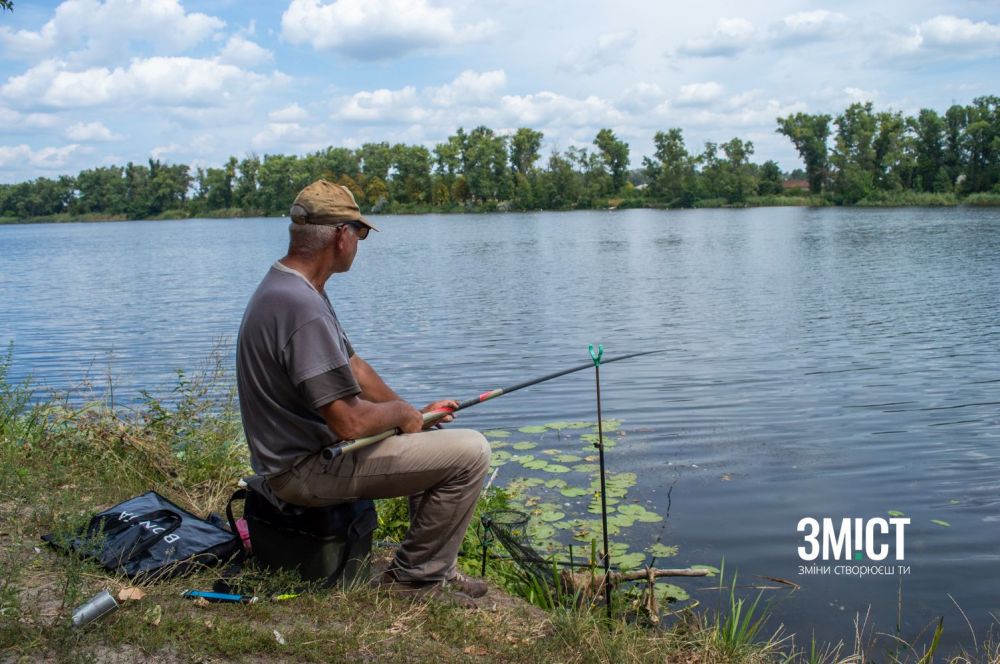Прирічковий парк