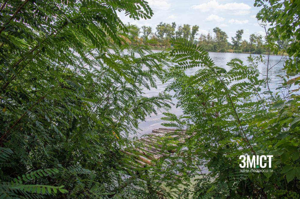 Прирічковий парк