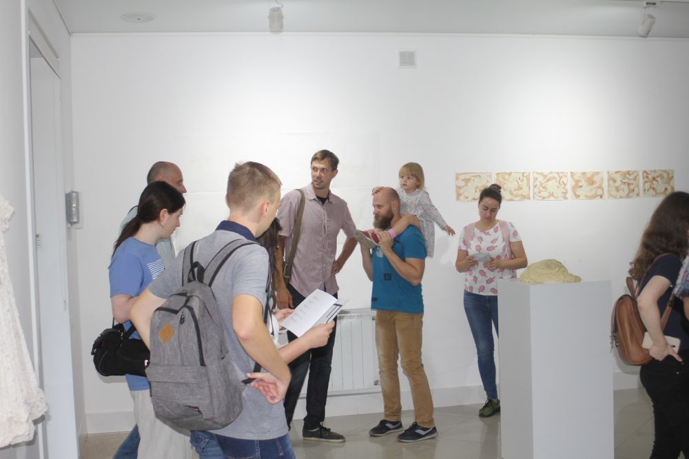 Виставка сучасного мистецтва у Полтаві про війну