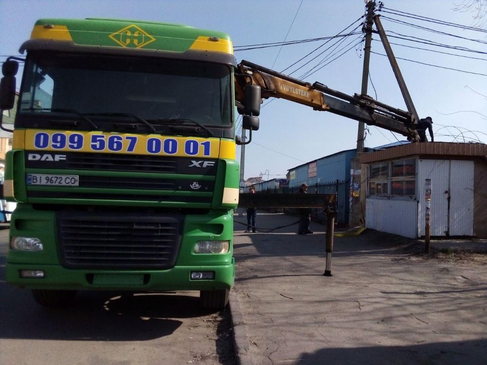 У Полтаві демонтують незаконні МАФи на вулиці Новий Базар