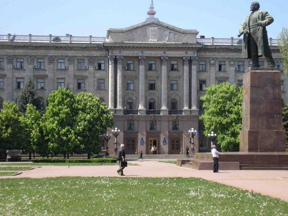 Такий вигляд мала площа до 2014 року (фото - НикВести)