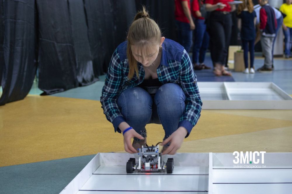 На змаганнях з робототехніки
