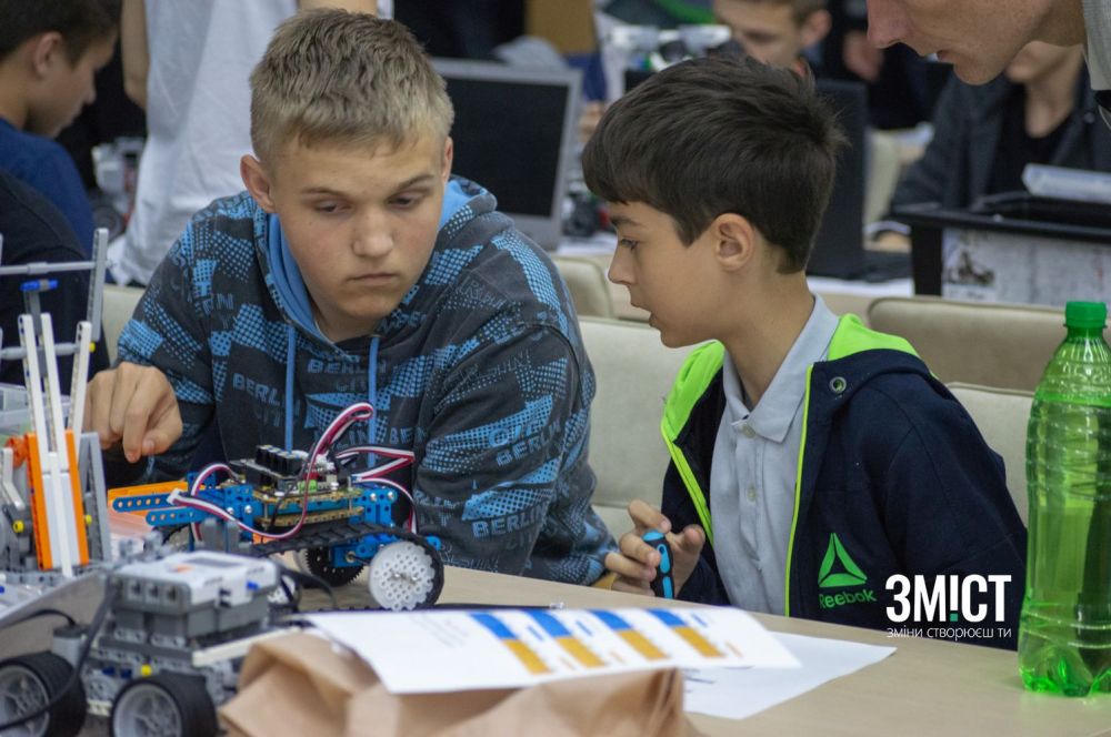 На змаганнях з робототехніки