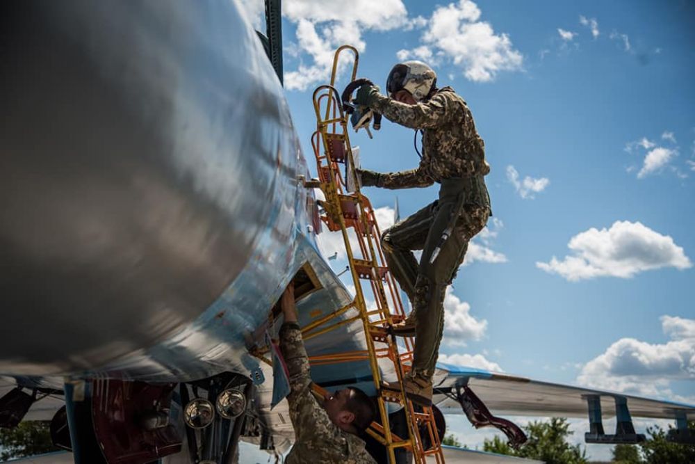 Над Полтавщиною винищувачі відпрацьовують планові польоти. Фото з Fаcebook