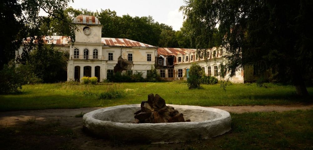 ПалацМуравйових-Апостолів у селі Хомутець, неподалік Миргорода