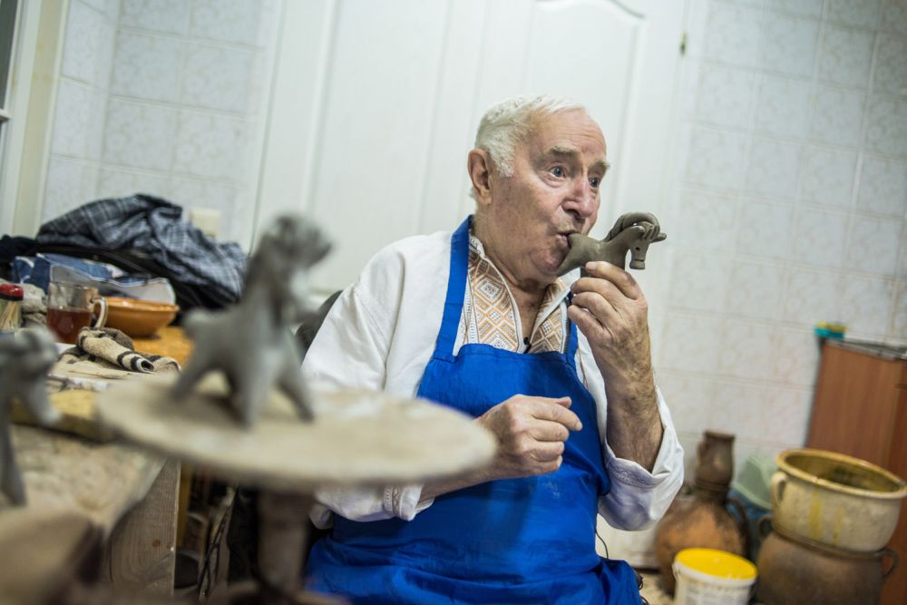 Заслужений майстер народної творчості України Микола Пошивайло.Фото Сергій Коровайний