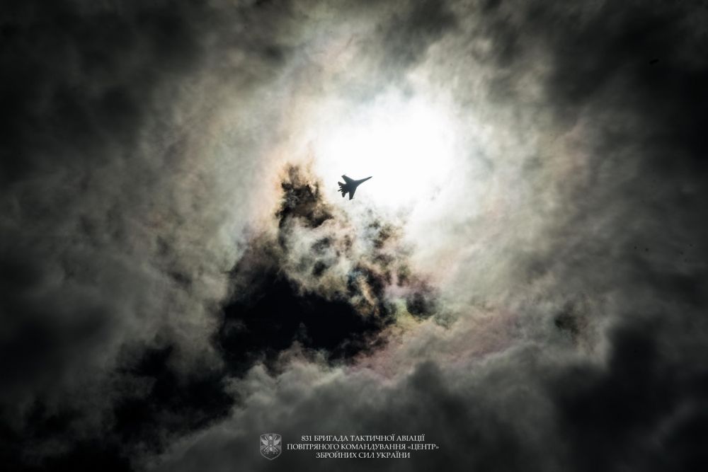 Тренування льотчиків харківського університету. Фото бригади тактичної авіації повітряного командування «Центр»