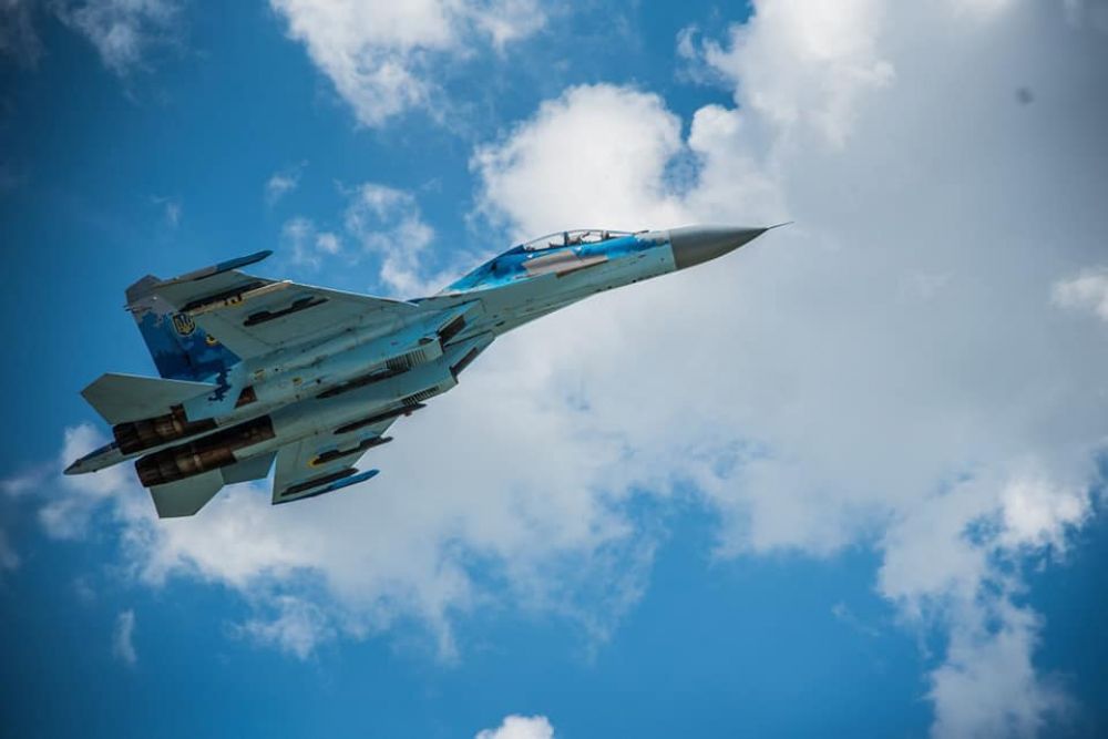 Над Полтавщиною винищувачі відпрацьовують планові польоти. Фото з Fаcebook