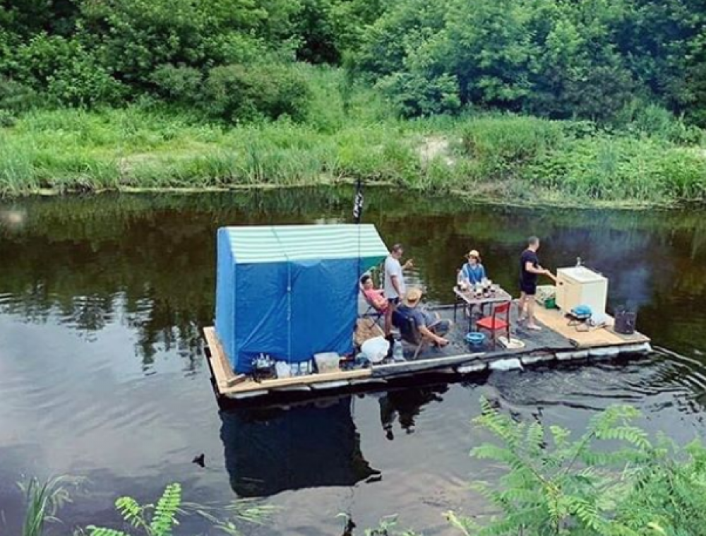 Плавучий кемпінг на воді полтавця Вадима