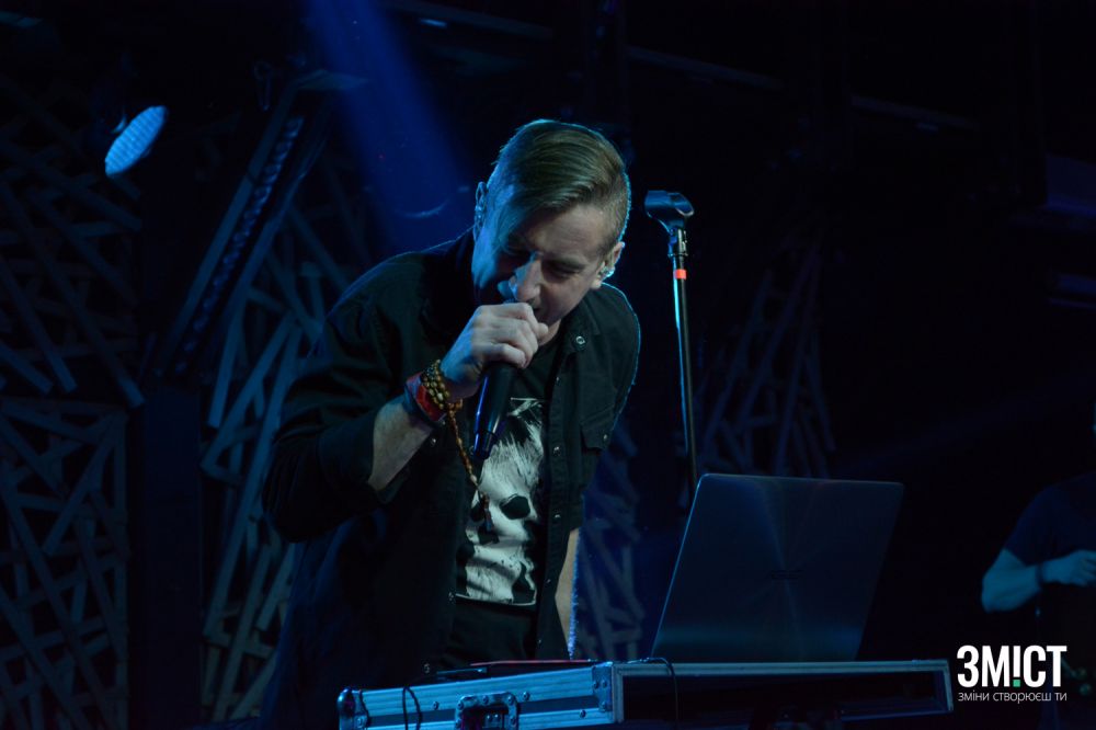 Сергій Жадан на концерті у