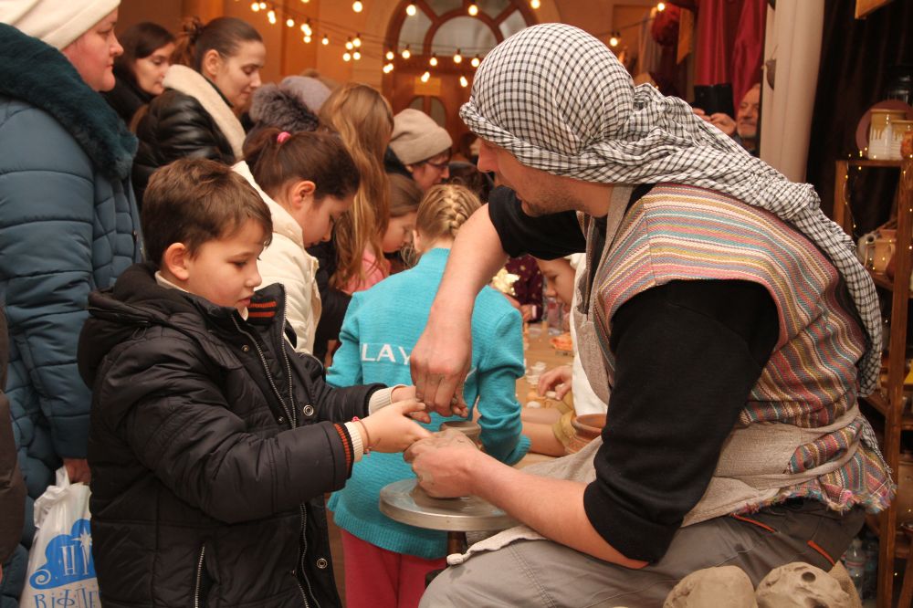 Минулорічне Різдвяне містечко у Полтаві (Фото Олега Журавльова)