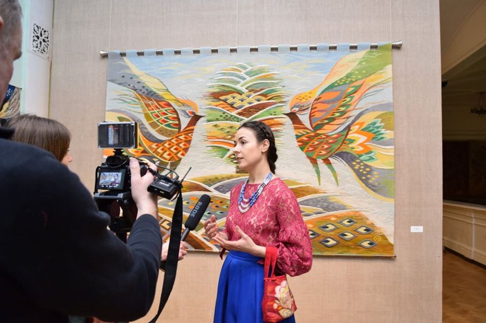 Ольга Пілюгіна на відкритті виставки