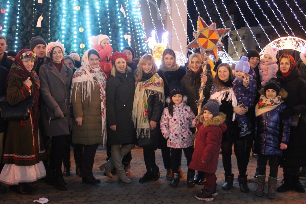 Кількадесят полтавців зібралися разом, аби защедрувати