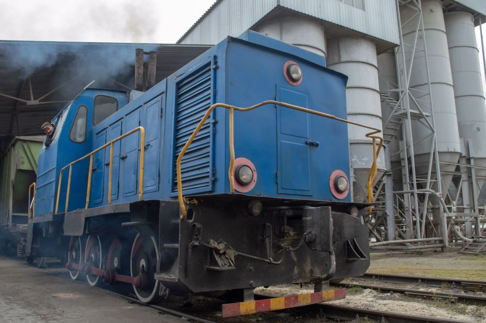 На підприємстві є власна техніка для перевезення продукції, є спеціальна техніка, що використовують на будівництві