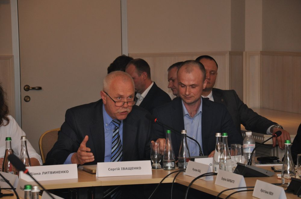 Представники бізнесу на зустрічі