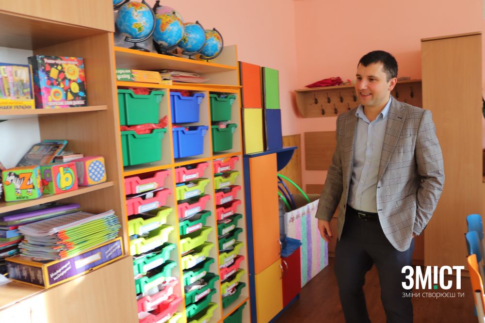 Юрій Кращенко у одній зі шкіл