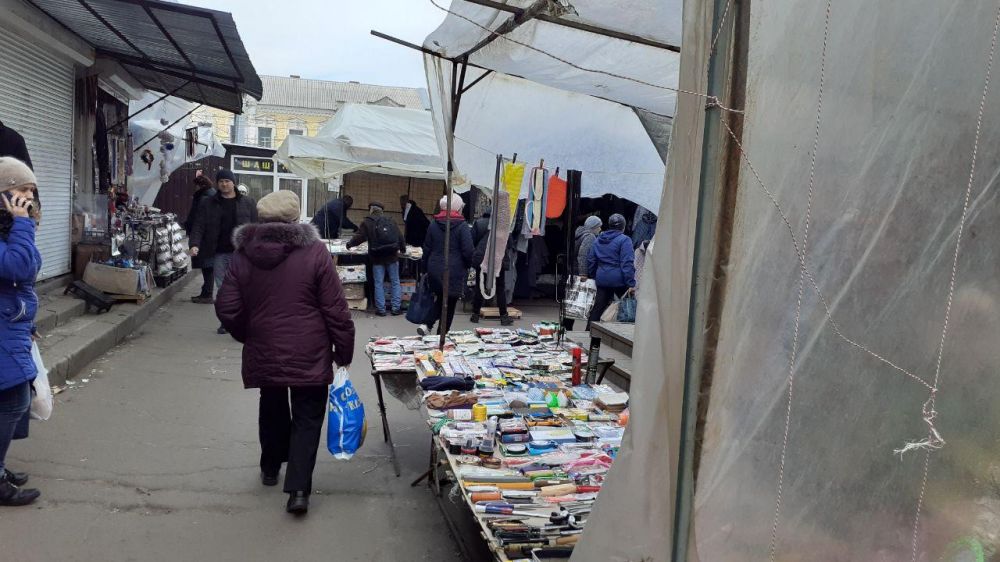 Полтавців запрошують купувати недорого крам, попри карантин