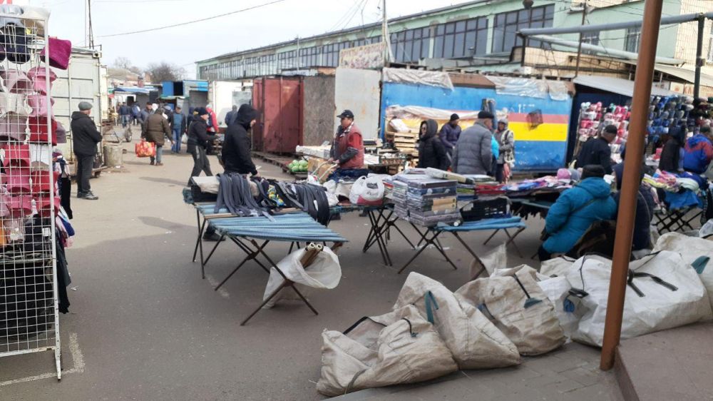 Полтавці і закупи одного карантинного дня