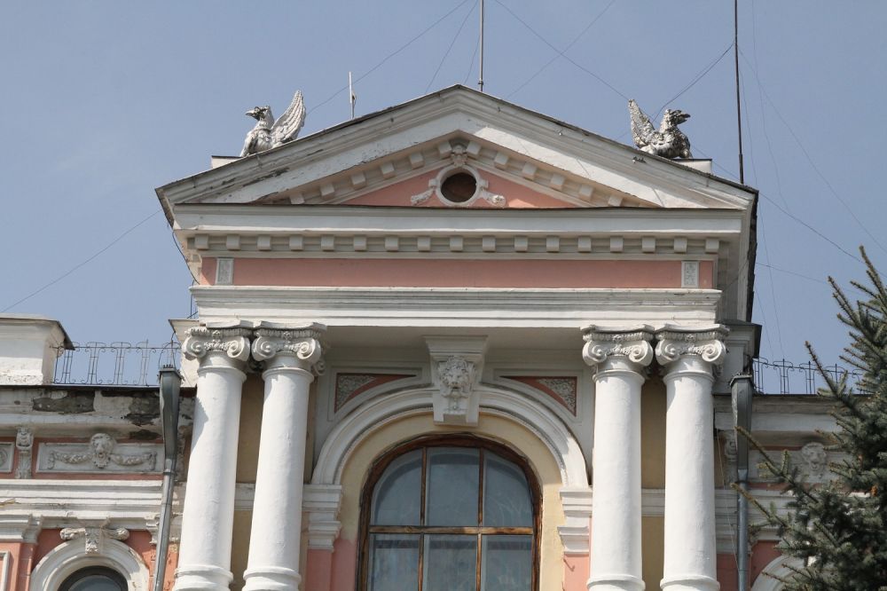 Будівля аграрно-економічного коледжу на Першотравневому проспекті, 10.