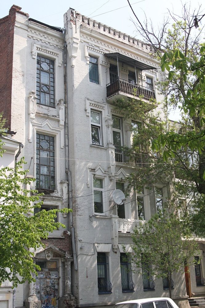 Прибутковий будинок адвоката Перцовича на вул. Пушкіна, 40.