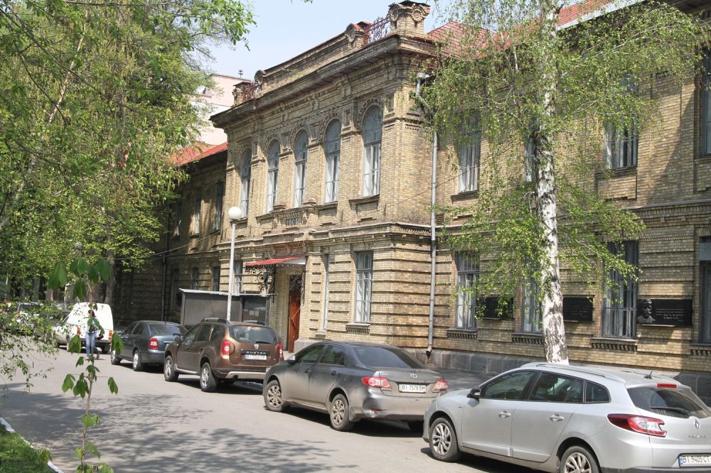 Педагогічний університет на вул.Остроградського,2.
