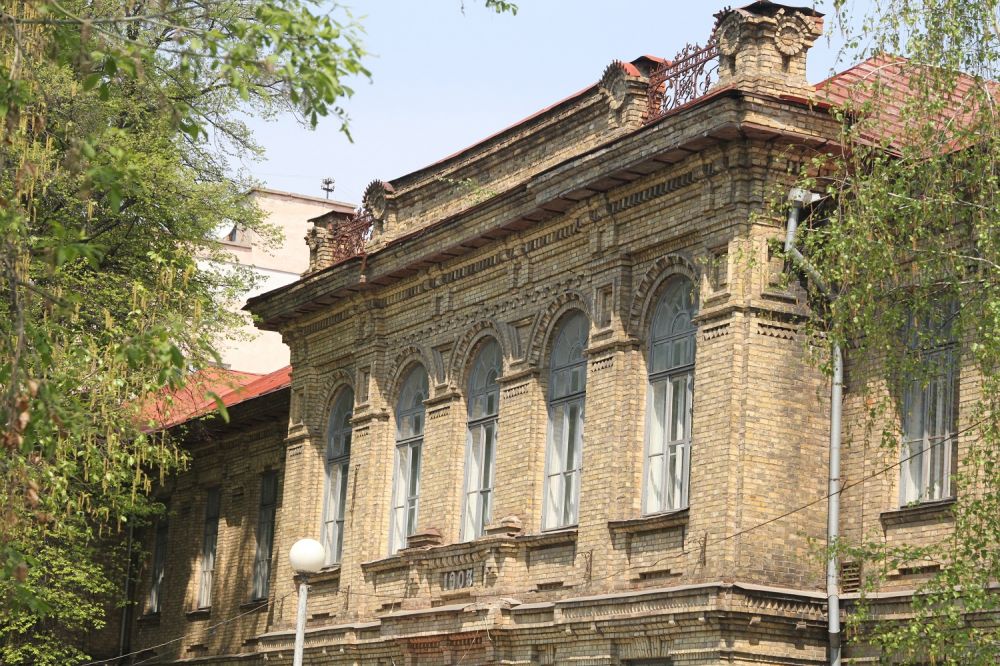 Педагогічний університет на вул.Остроградського,2.