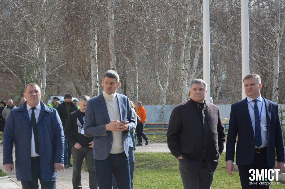 Арсен Аваков з охороною