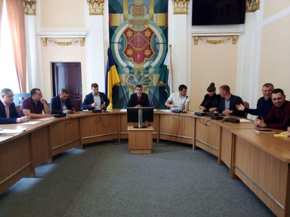 Влада/перевізники/громадськість: проблема перевезень і тарифів