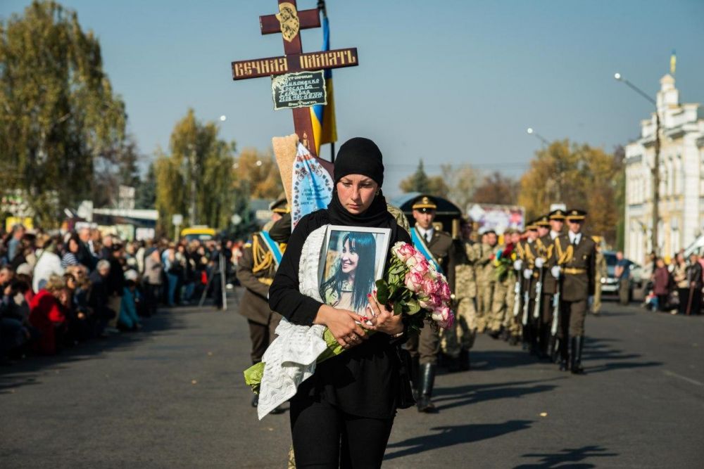 На передньому плані – Богдана Никоненко