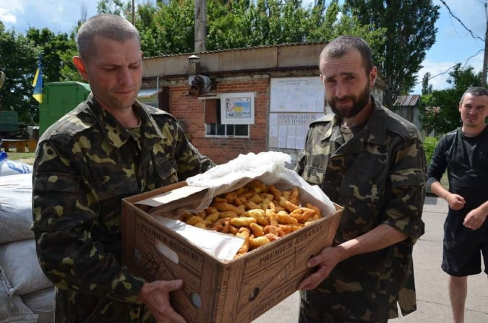 Гостинці для військових