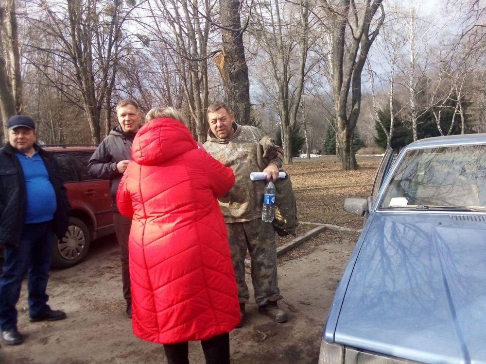 Новосанжарці біля суду