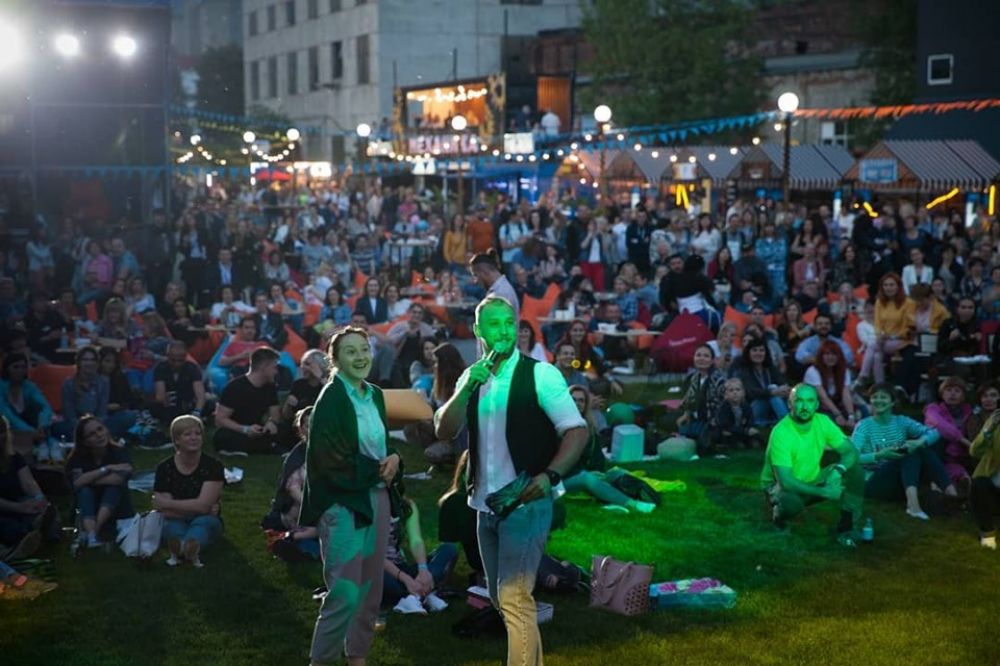 «Привіт, Weekenд» (Джерело – сторінка Арт-завод Механіка у facebook)