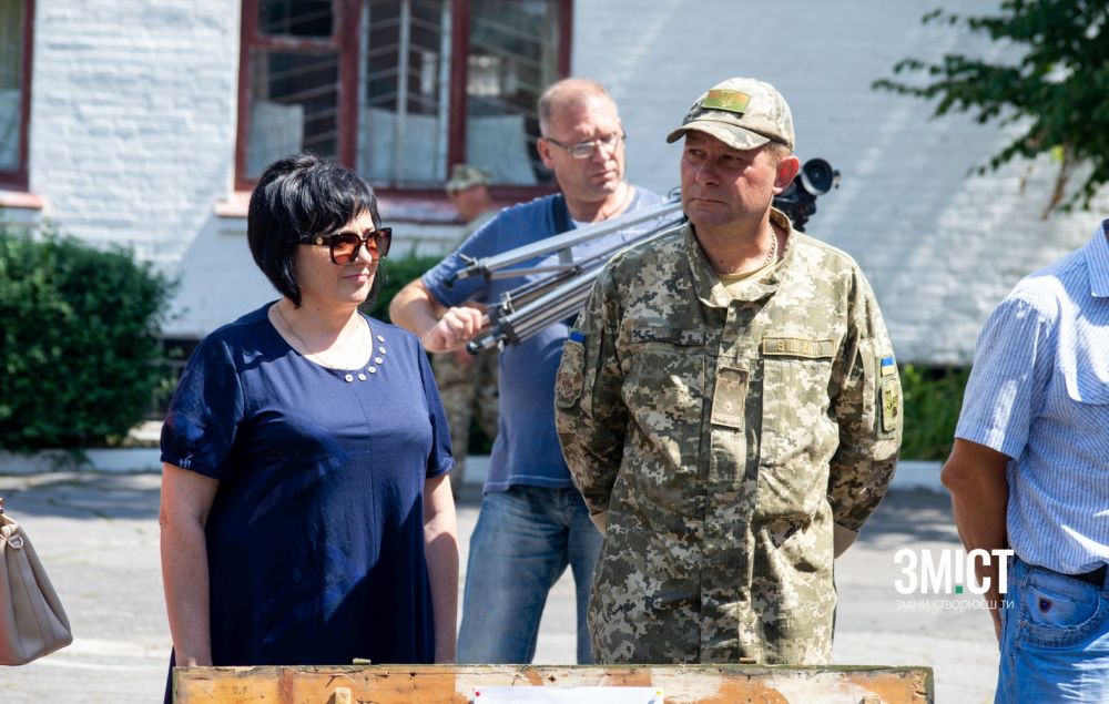 Тепер зі зброєю: полтавські школи отримали автомати й пістолети для уроків «Захисту Вітчизни»