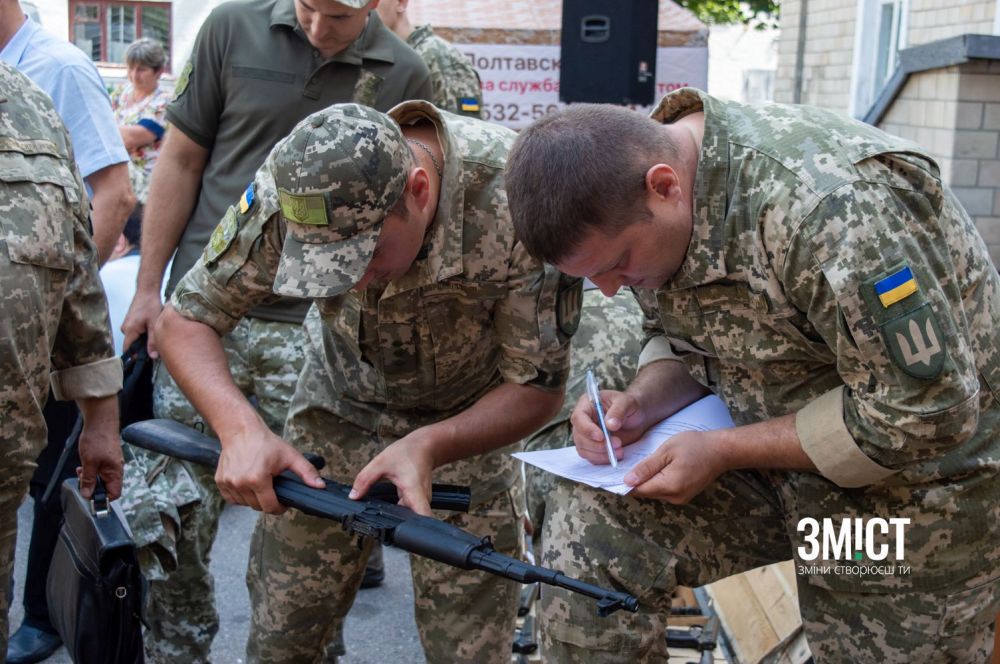 Тепер зі зброєю: полтавські школи отримали автомати й пістолети для уроків «Захисту Вітчизни»