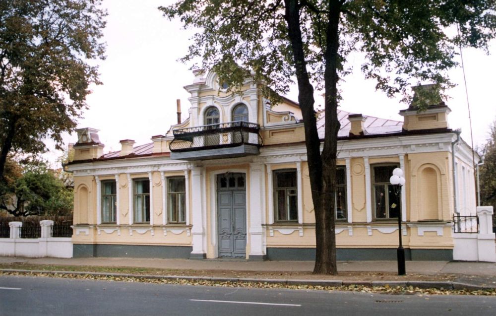 Балкон, на якому виступав Адольф Гітлер (Джерело – tribuna.pl)