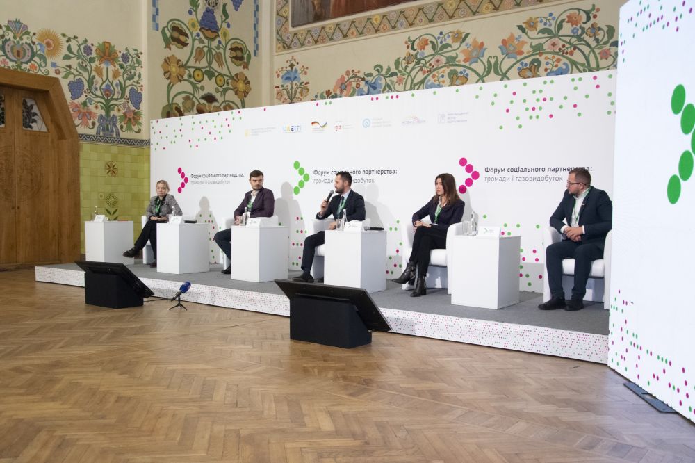 Зліва направо: Ольга Бєлькова, Артем Петренко, Роман Опімах, Наталя Гребенюк і Андрій Боблях