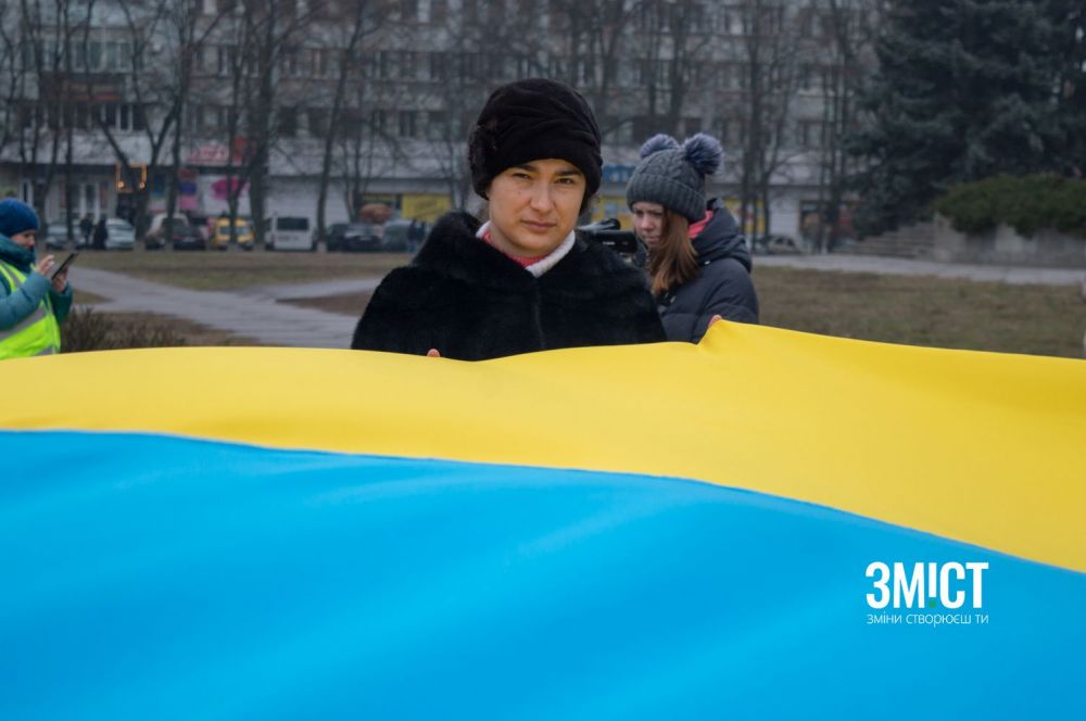 Полтавці розгорнули 10-метровий прапор