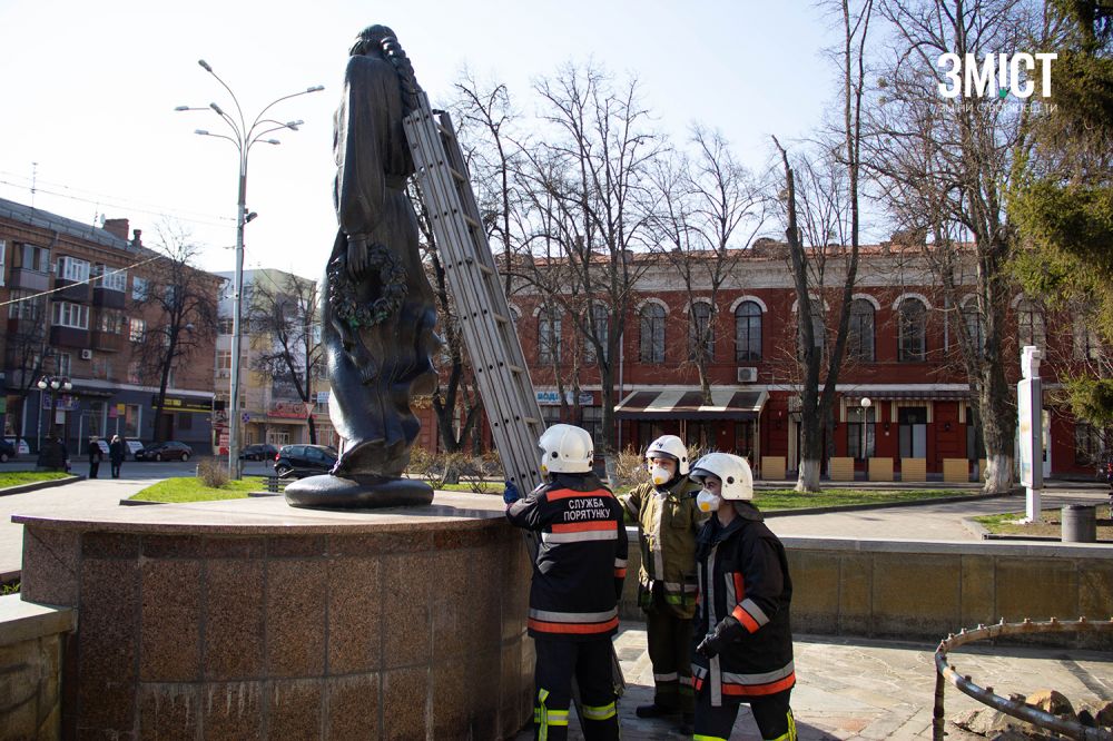 Пожежники радо відгукнулися поговорити про захист
