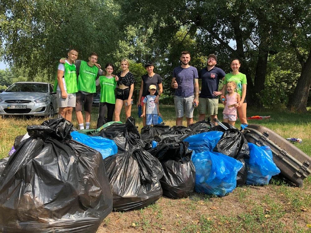 Учасники прибирання