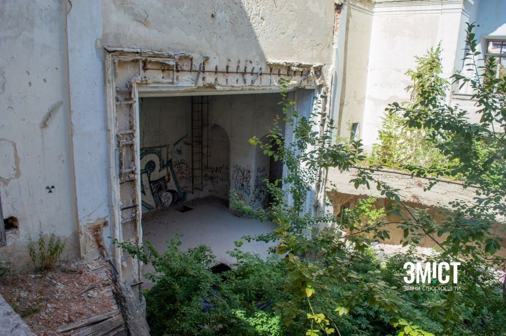 Усередині Кадетського корпусу