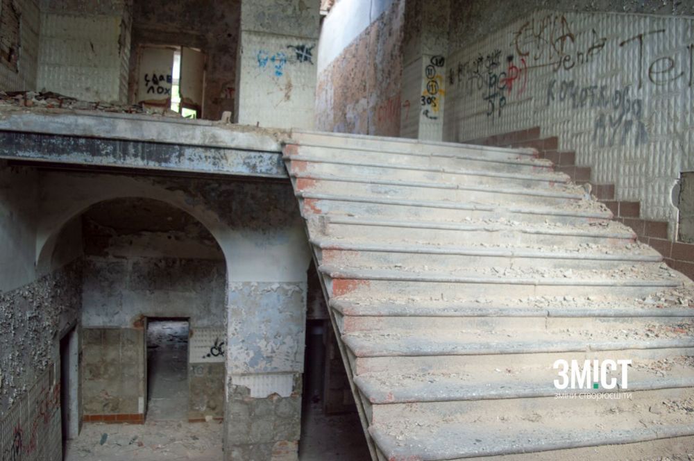 Усередині Кадетського корпусу