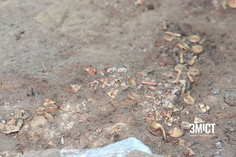 Прикраси з жовтого металу