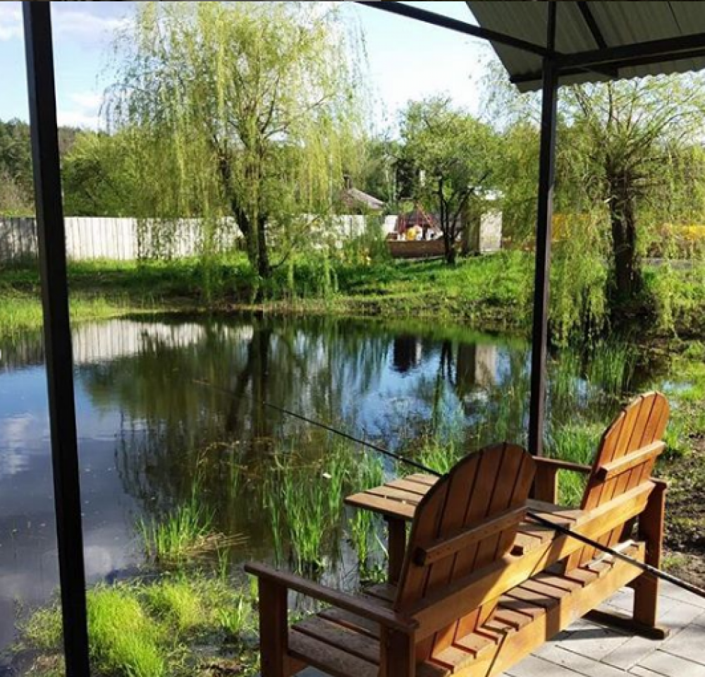 Ставок просто на території садиби Вільхове. Джерело - інстаграм.