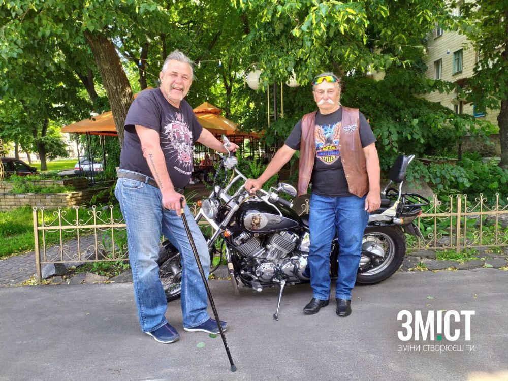 Богдан Хмельницький (зліва) та Сергій Кравцов