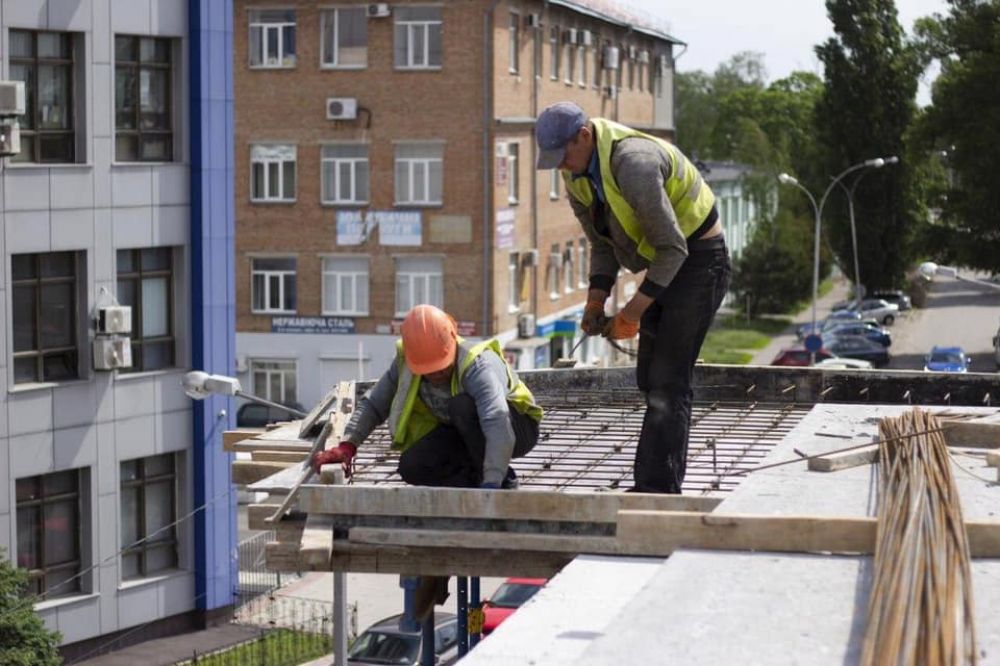 На об'єктах компанії Новобуд 2004 Гарант під час карантину тривало будівництво. Джерело - сторінка Новобуд 2004 Гарант у фейсбуці