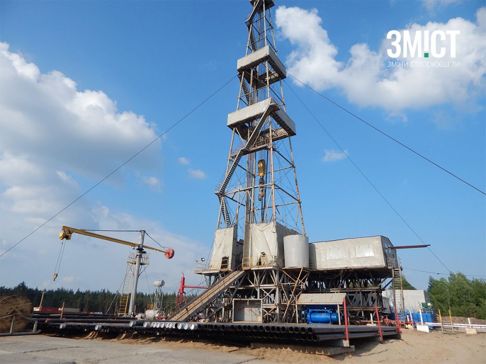 Один з перших бурових верстатів