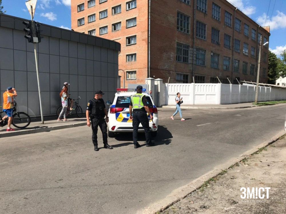 Вул. Остапа Вишні перекрили повністю