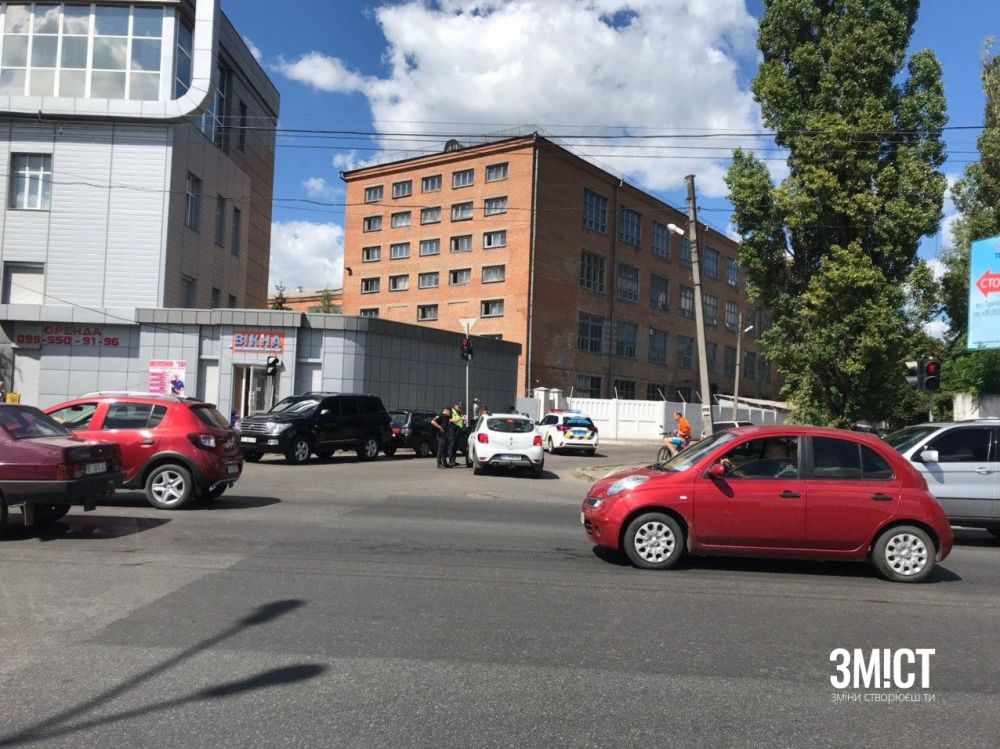 Вул. Остапа Вишні перекрили повністю