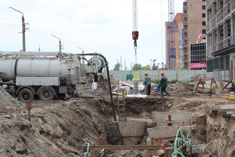 Колектор на вул. Бідного