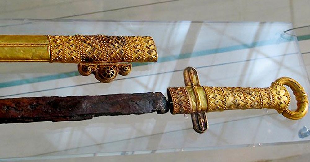 Меч у золотих піхвах, VII ст.